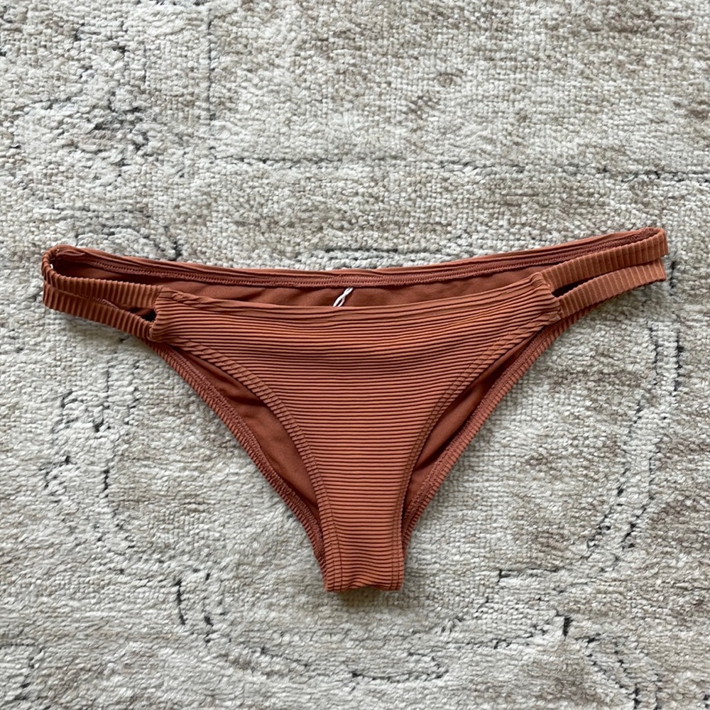 Womens billabong size small bikini bottoms